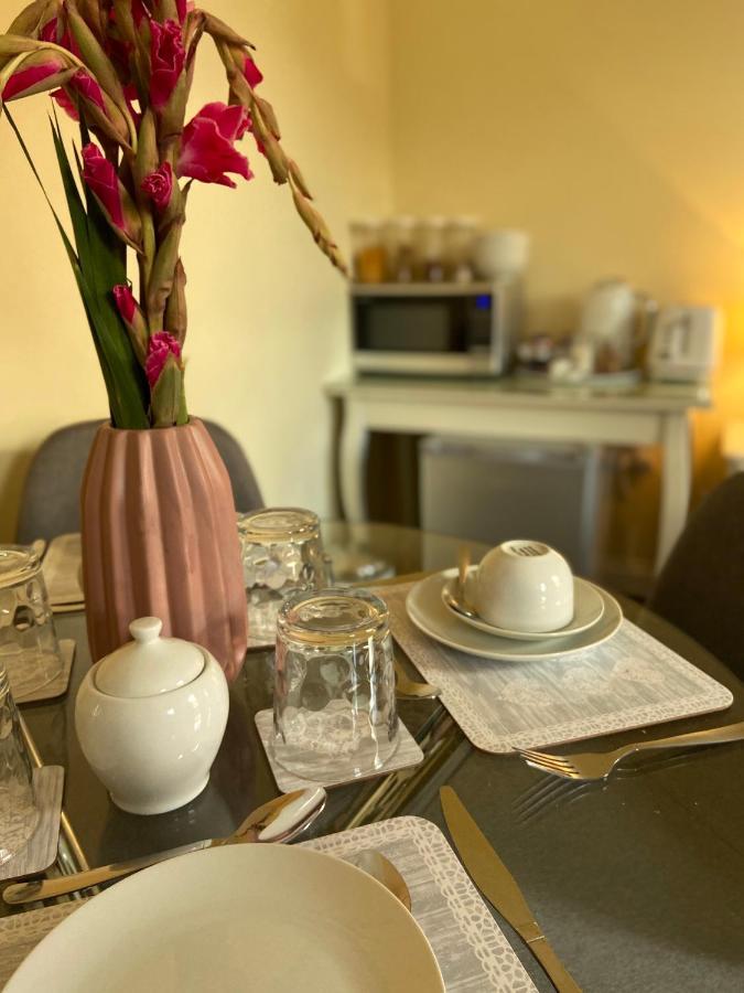 The Ashton Gate Mews Hotell Bristol Exteriör bild
