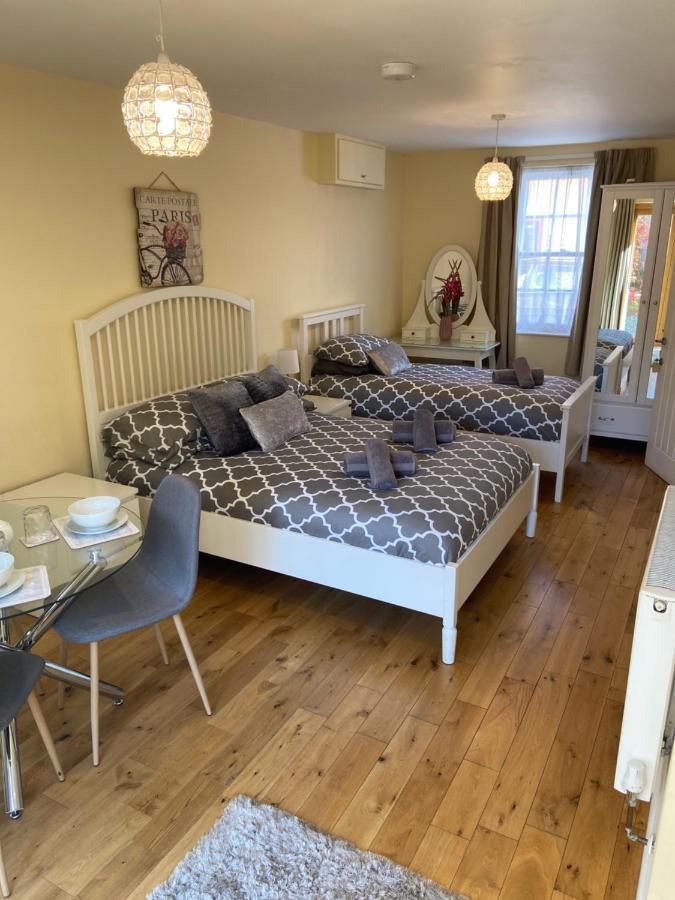 The Ashton Gate Mews Hotell Bristol Exteriör bild